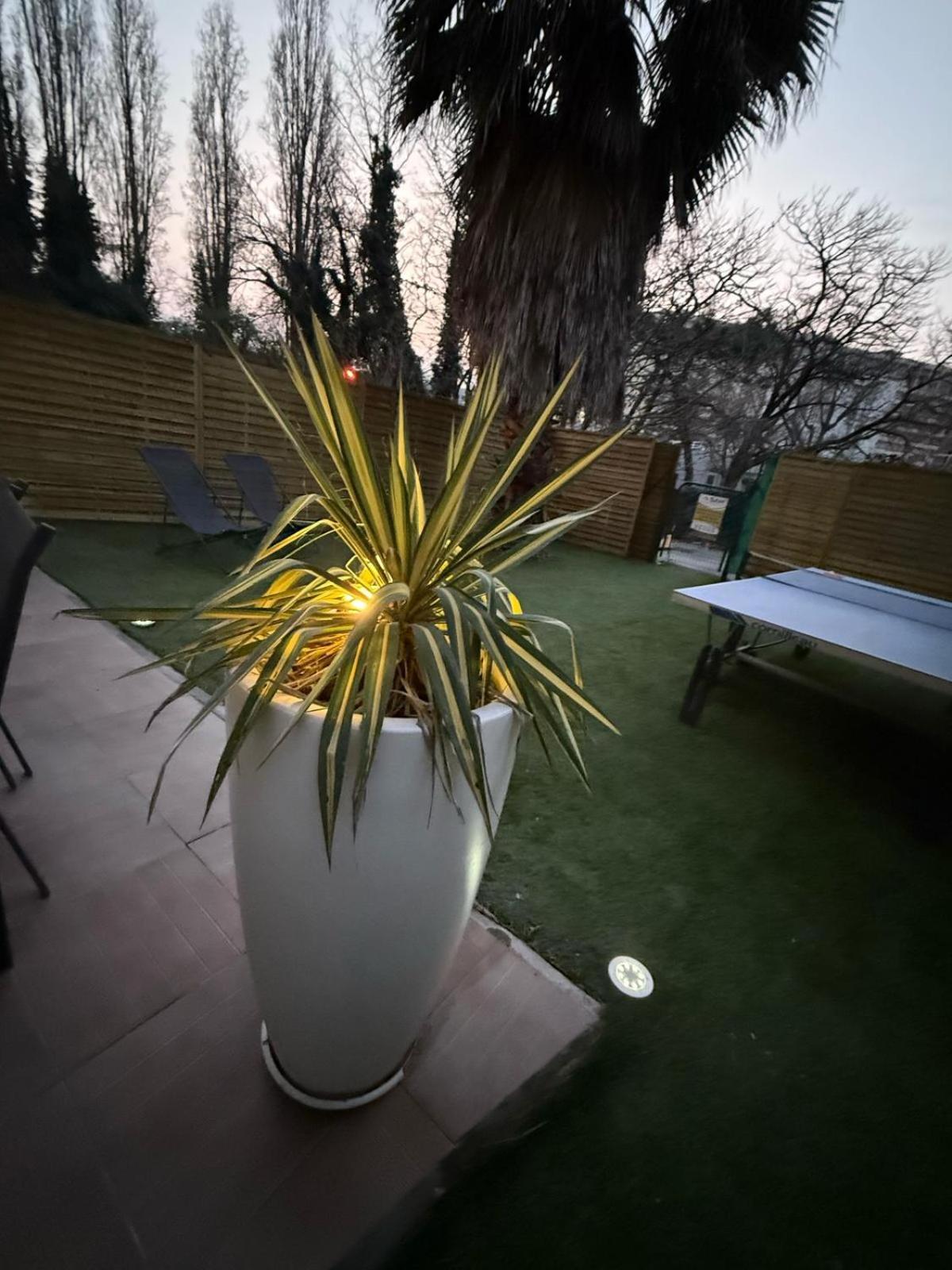 Maison Frappaz - 4 Bedrooms With Garden 빌뢰르반 외부 사진